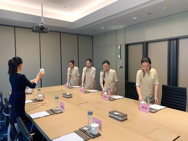 星云企服 | 保利顶尖礼宾团队 以会议服务为核，树行业服务标杆